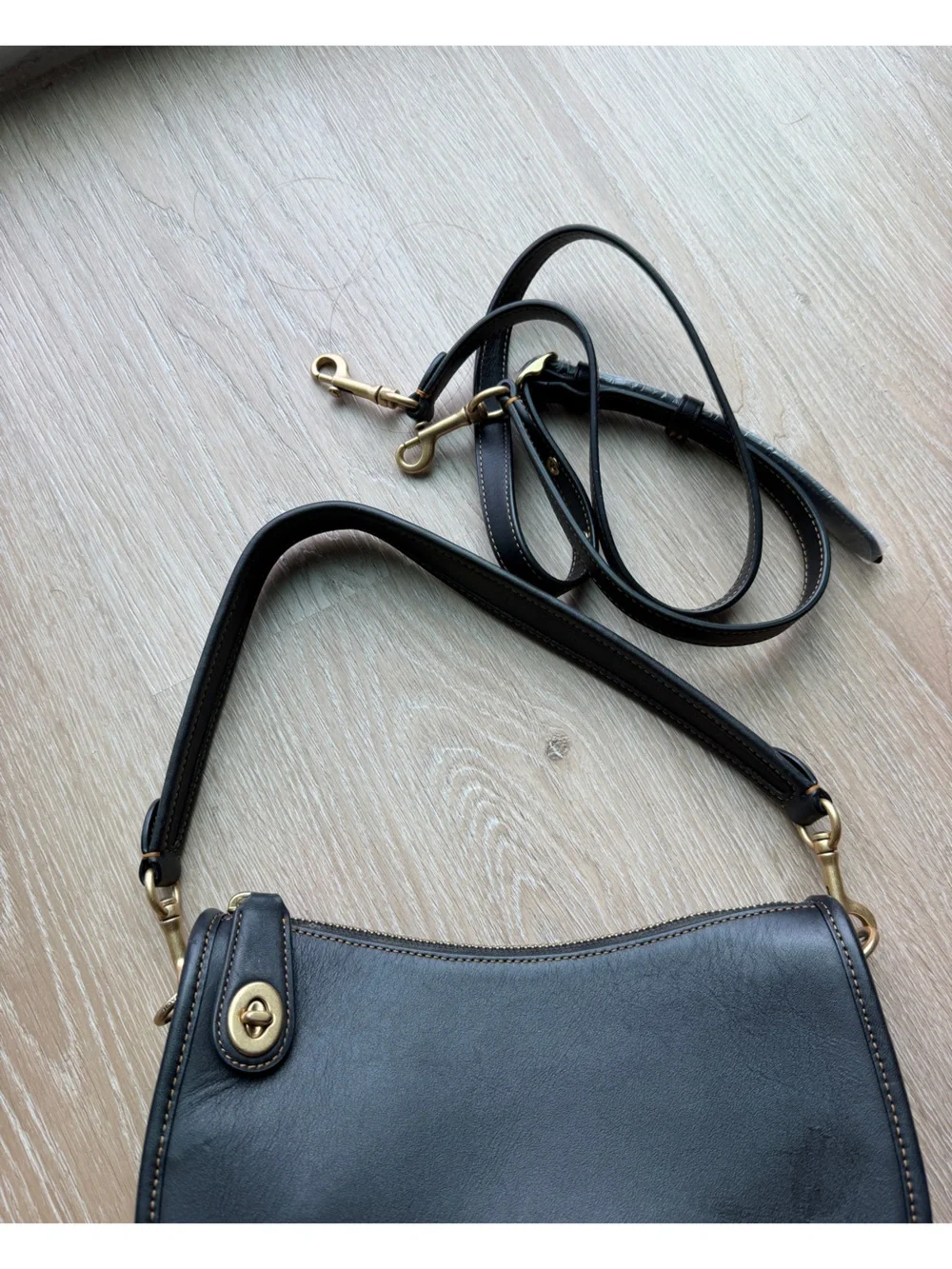 Coach Swinger Black Leather Shoulder Bag